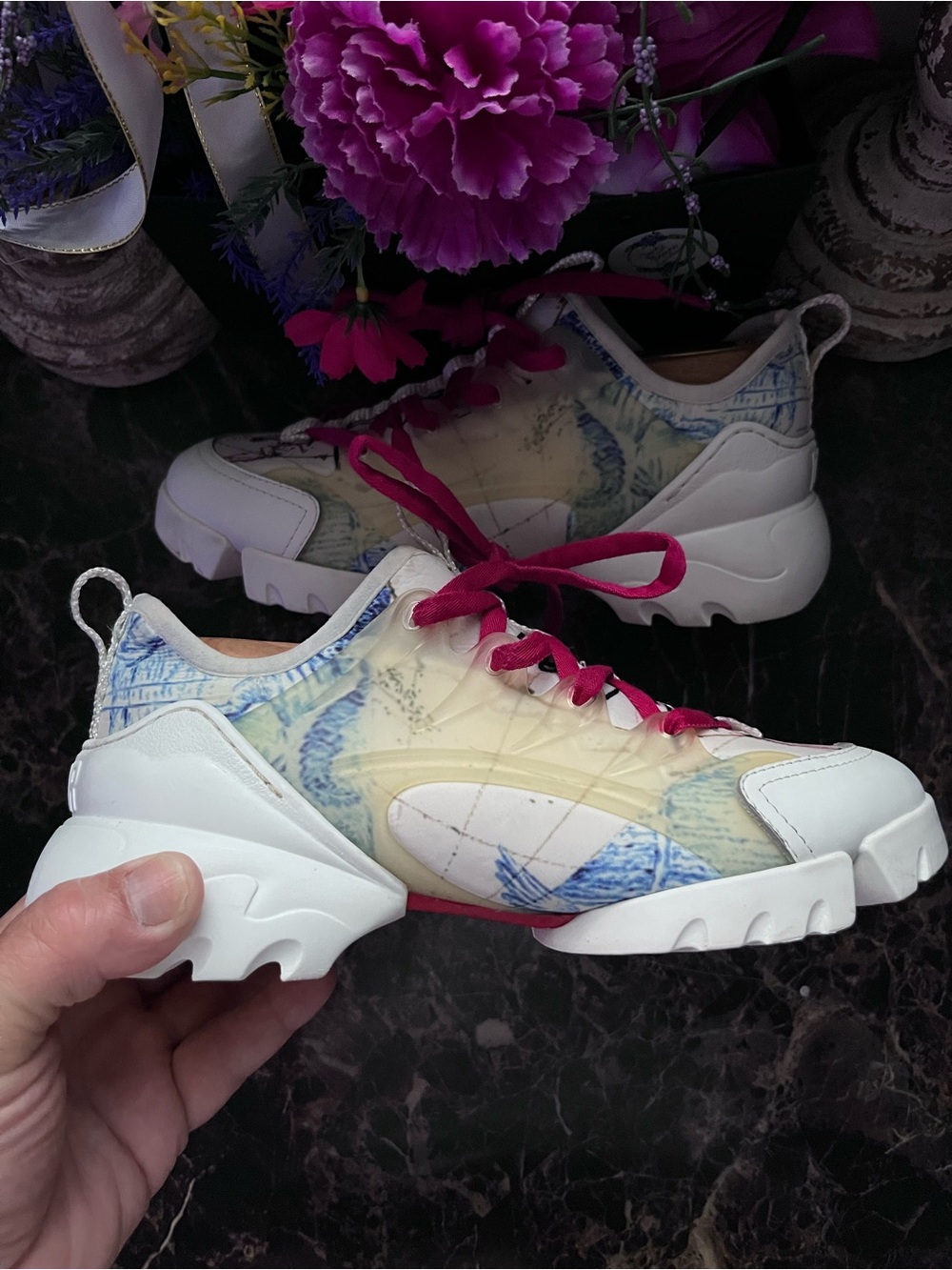 Christian Dior
D Connect
Around the World
Chunky/Lifestyle
Shoes
Size 36.5 EU